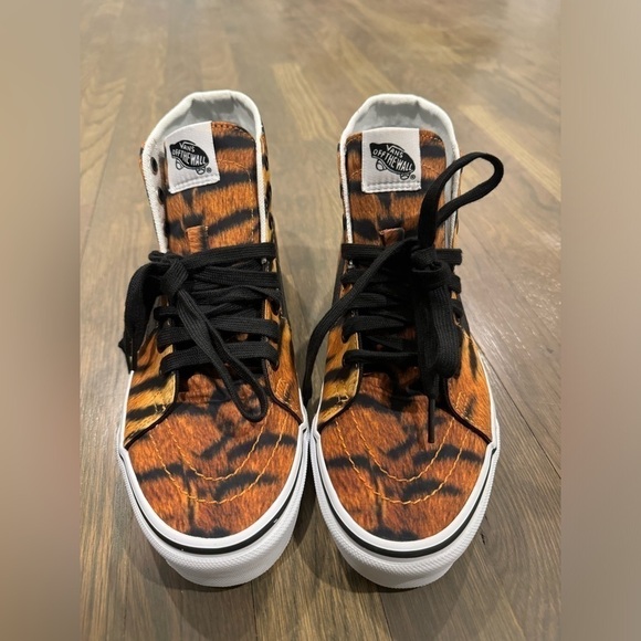 Vans off the wall tiger print high top sneakers size 8.5 - Picture 8 of 9